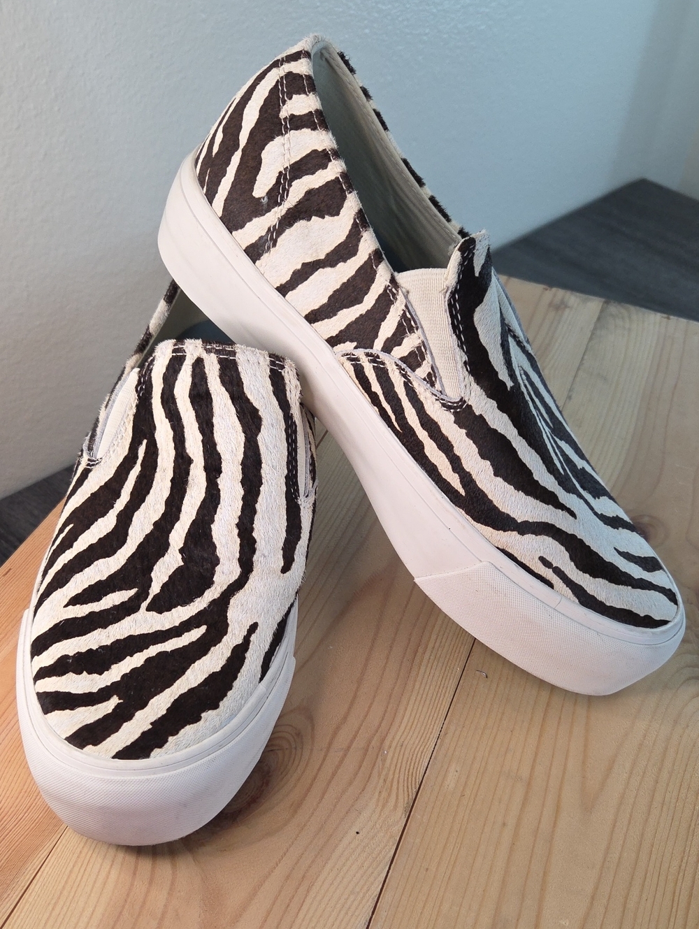 SeaVees Womans EUC Sz9.5 Zebra-Print Slip-On Sneakers in Black & White Platform